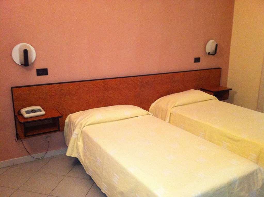 Hotel Scigliano Rossano Zimmer foto